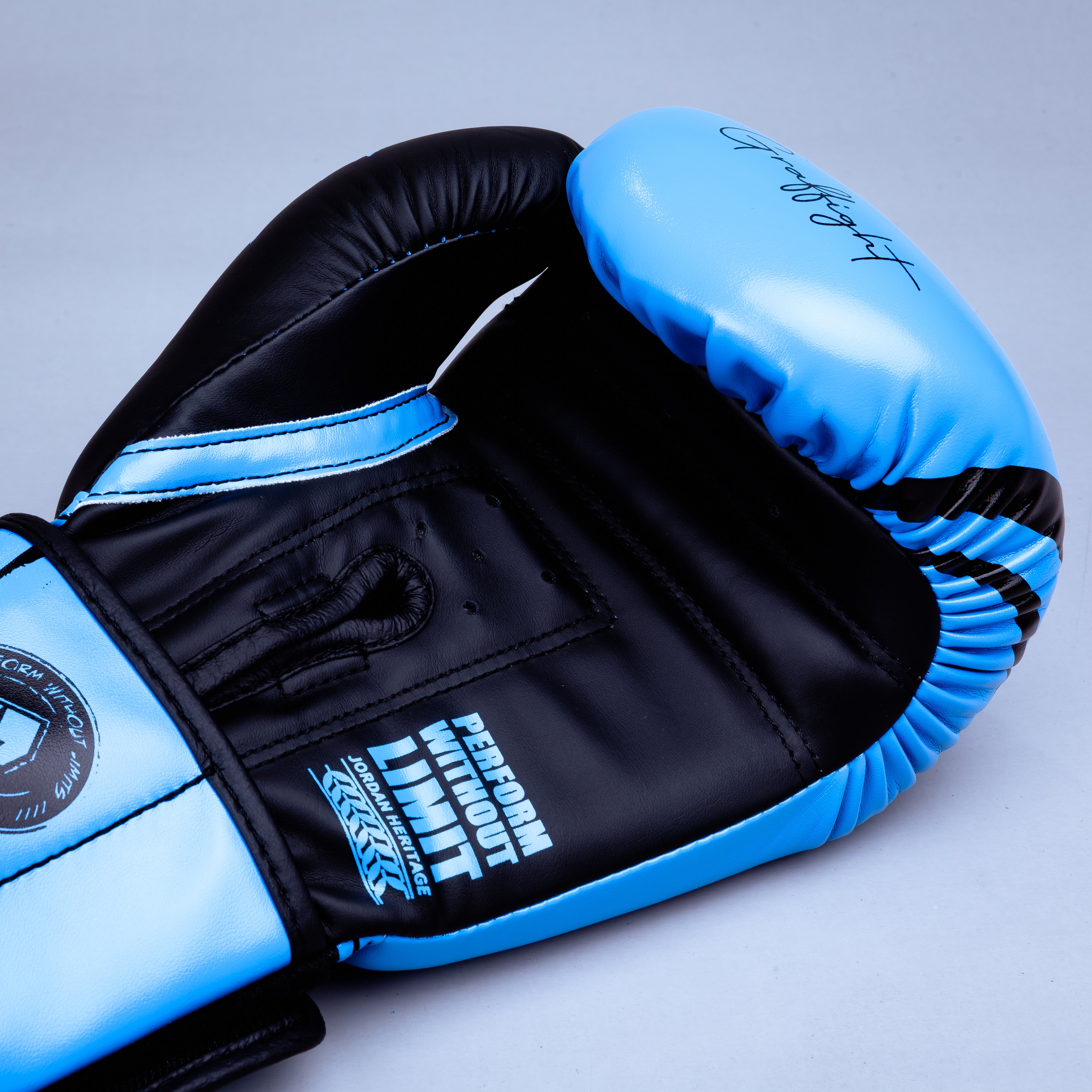 GRAFFIGHT' BOX Glove Blue Black GRAFFIGHT' BOX Glove Blue Black