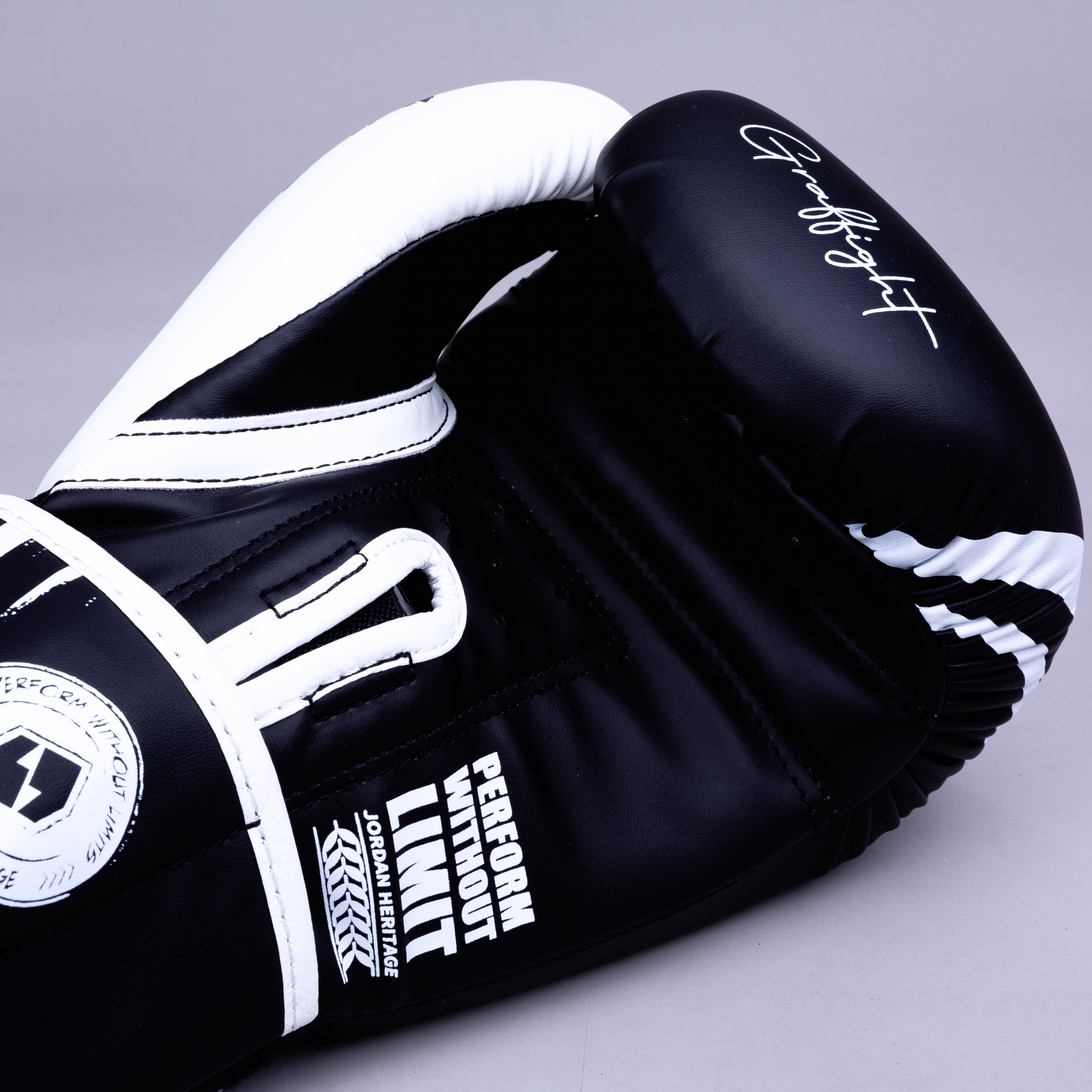 GRAFFIGHT' BOX Glove Black White GRAFFIGHT' BOX Glove Black White