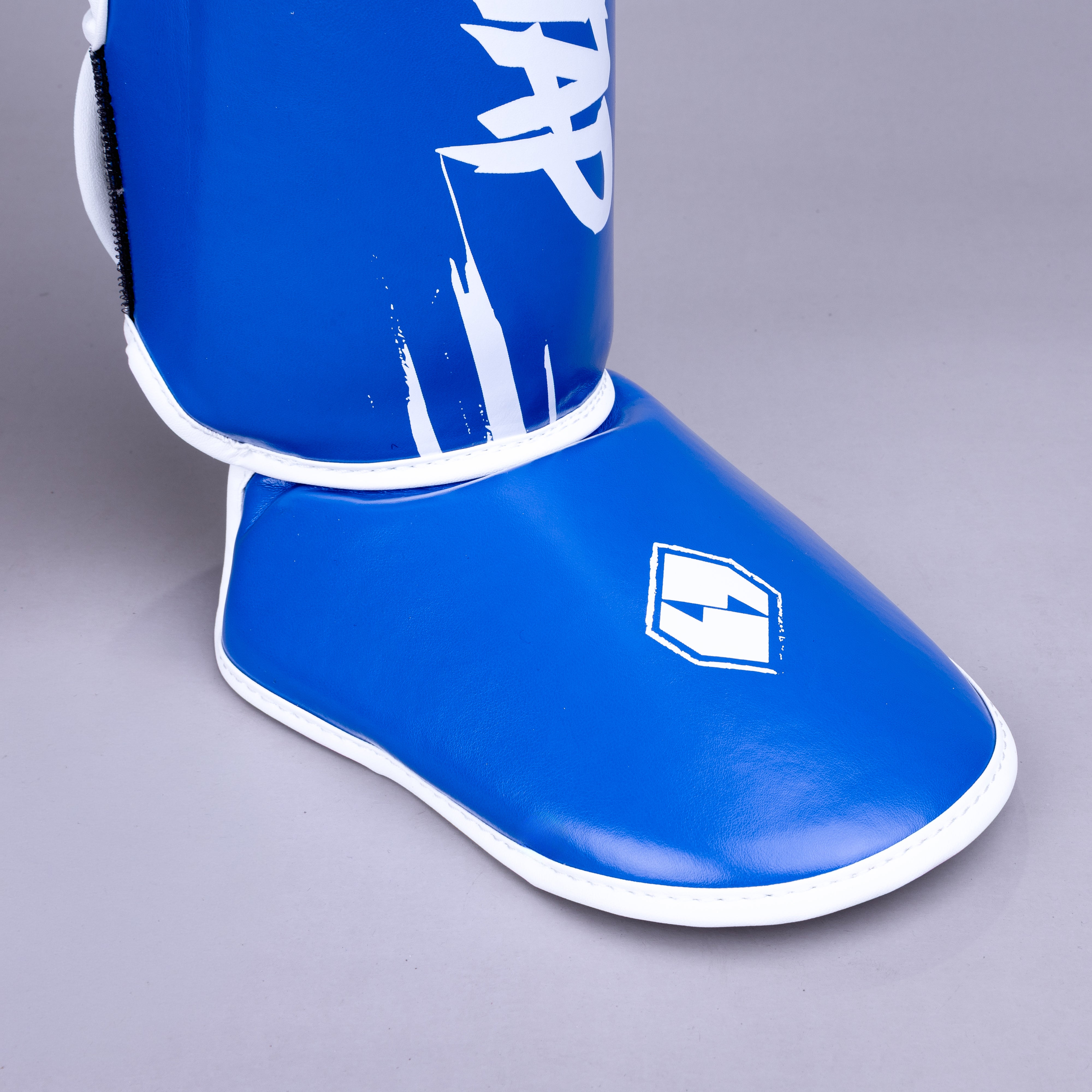GRAFFIGHT' KBX ShinInStep Blue White GRAFFIGHT' KBX ShinInStep Blue White