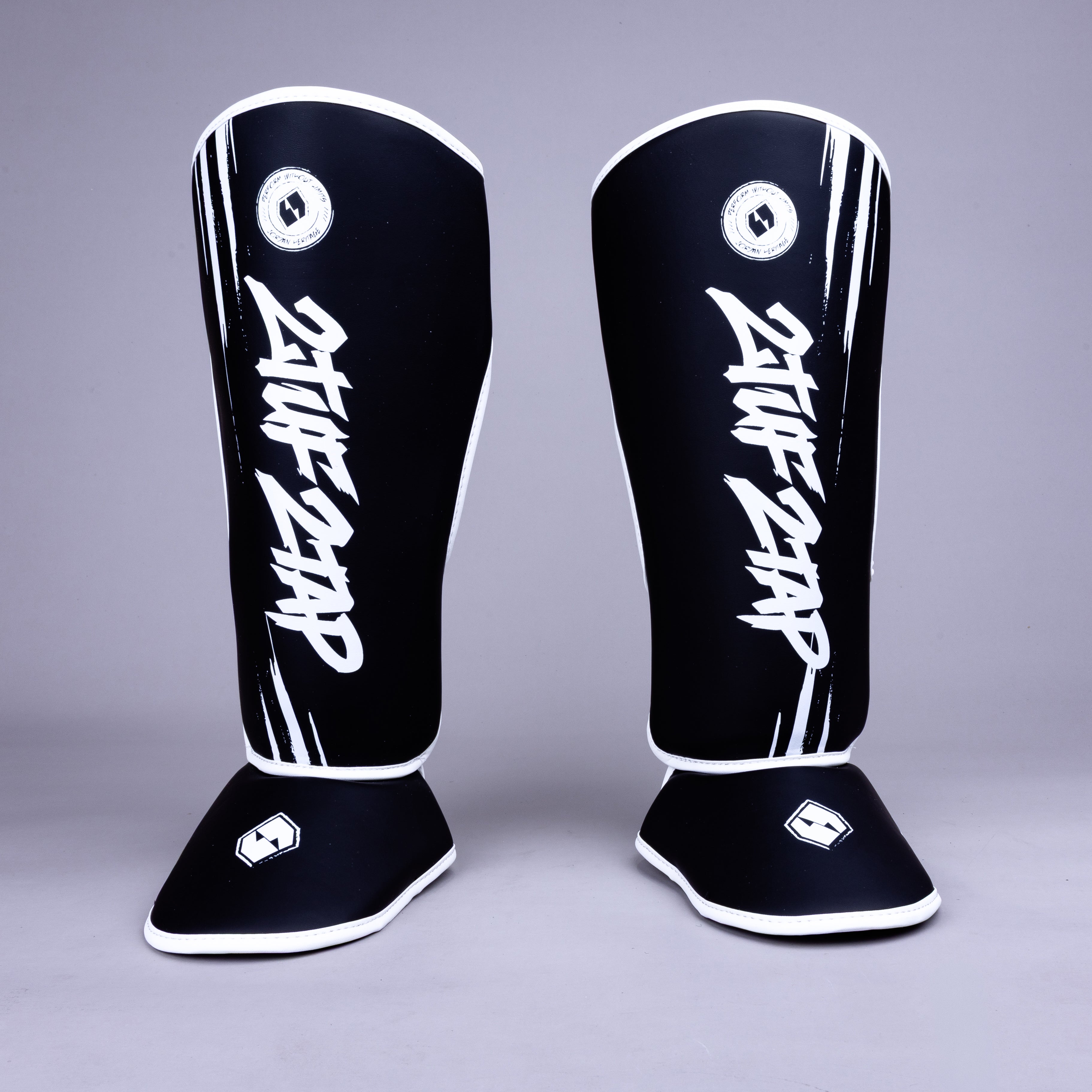 GRAFFIGHT' KBX ShinInStep Black White GRAFFIGHT' KBX ShinInStep Black White