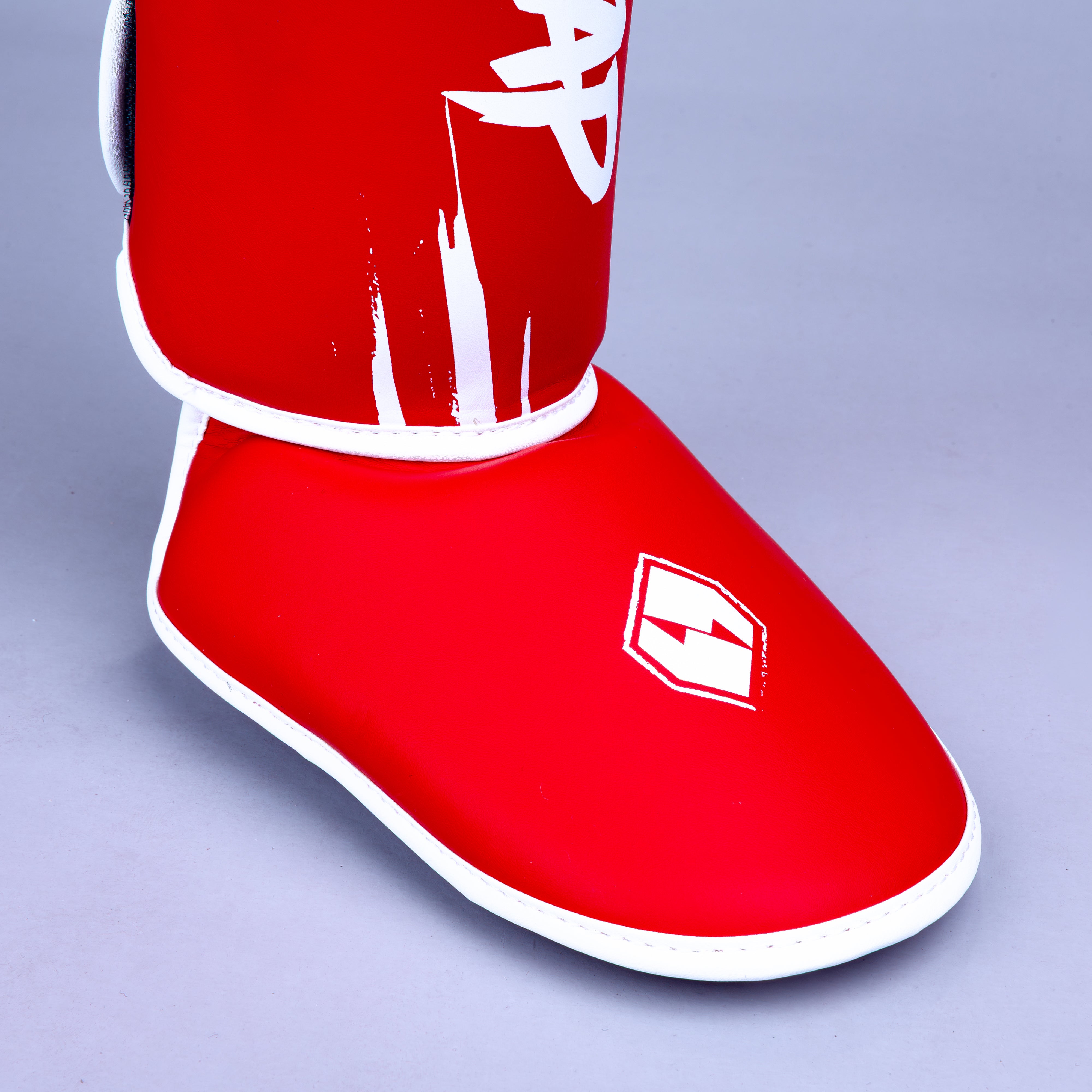 GRAFFIGHT' KBX ShinInStep Red White GRAFFIGHT' KBX ShinInStep Red White