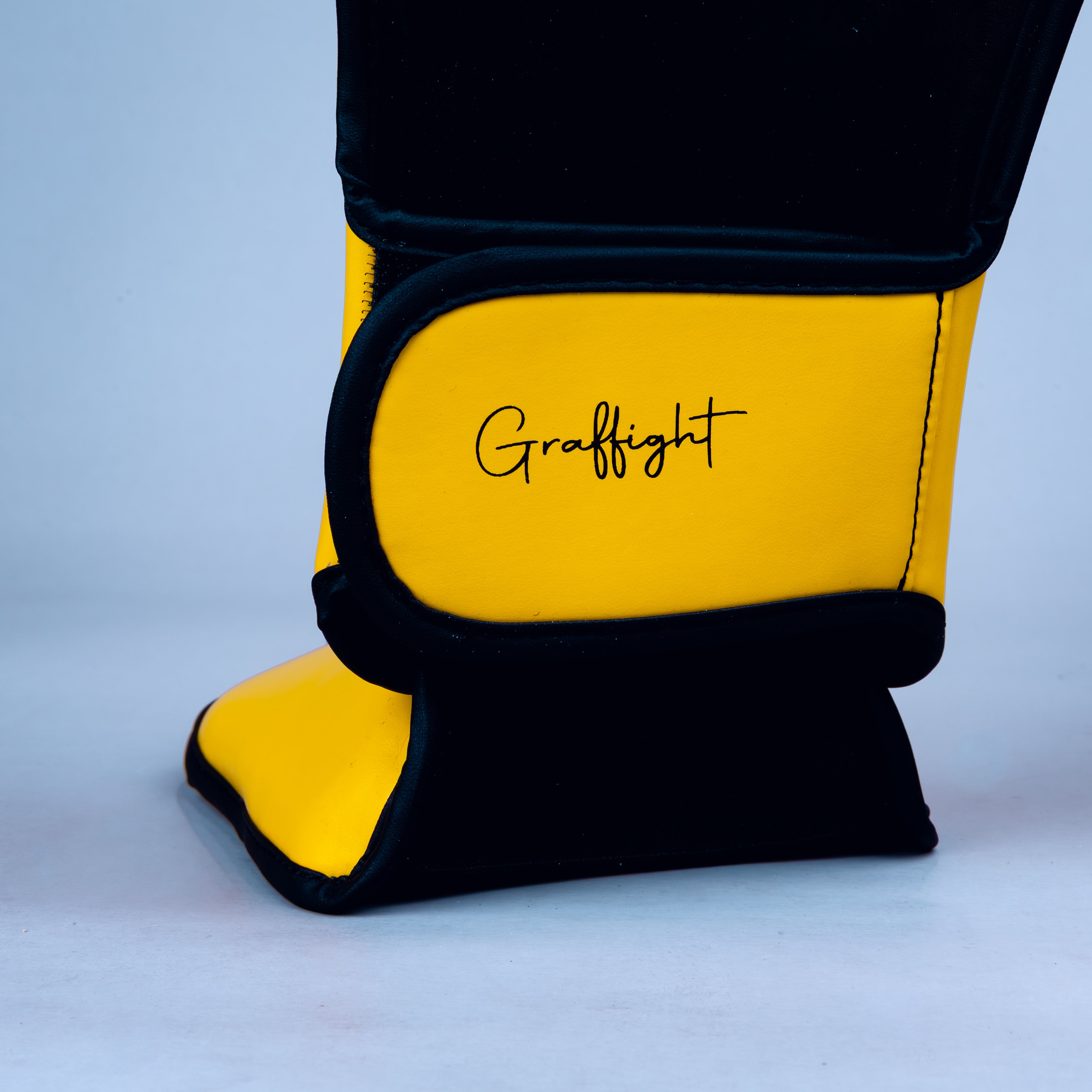 GRAFFIGHT' KBX ShinInStep Yellow Black GRAFFIGHT' KBX ShinInStep Yellow Black