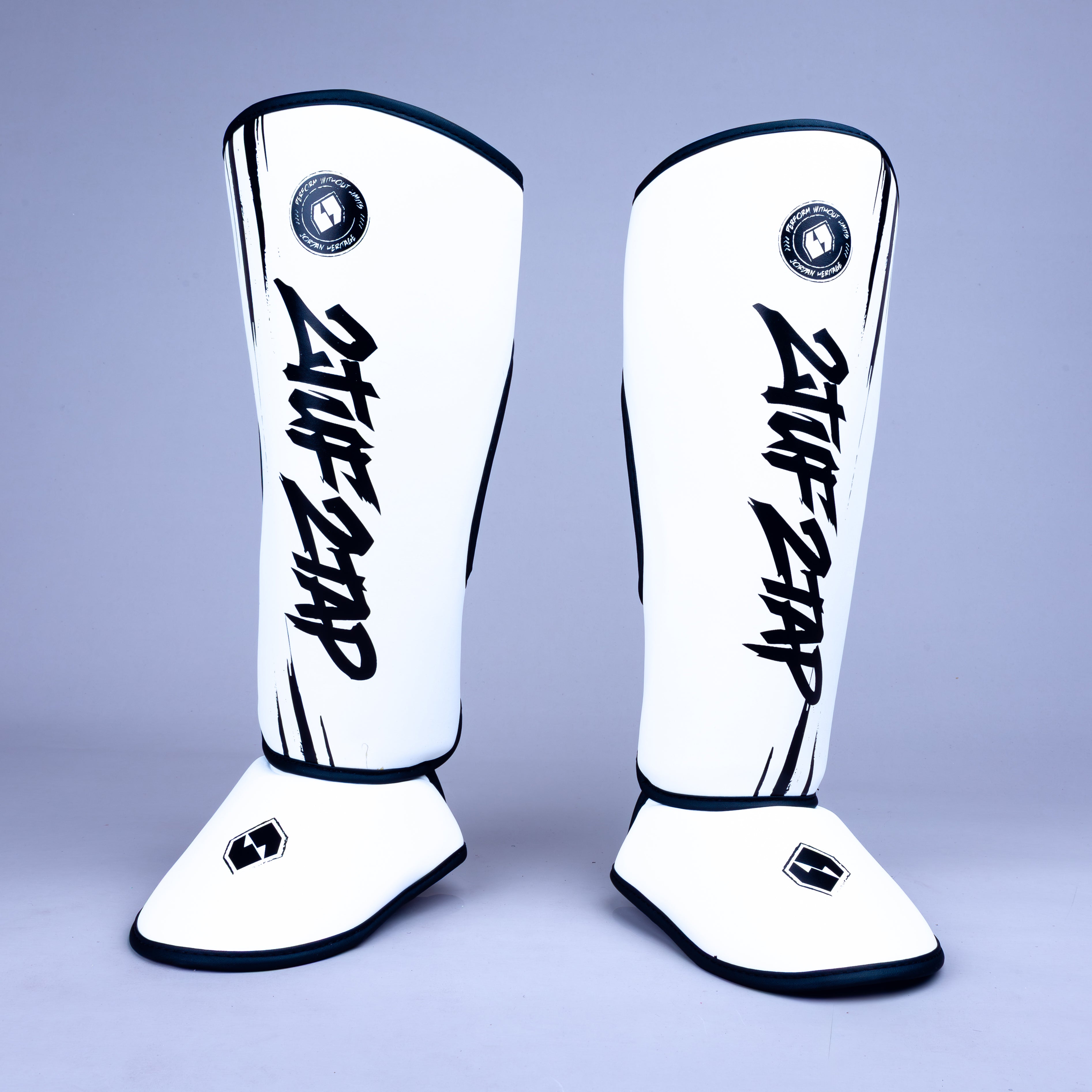 GRAFFIGHT' KBX ShinInStep White Black GRAFFIGHT' KBX ShinInStep White Black