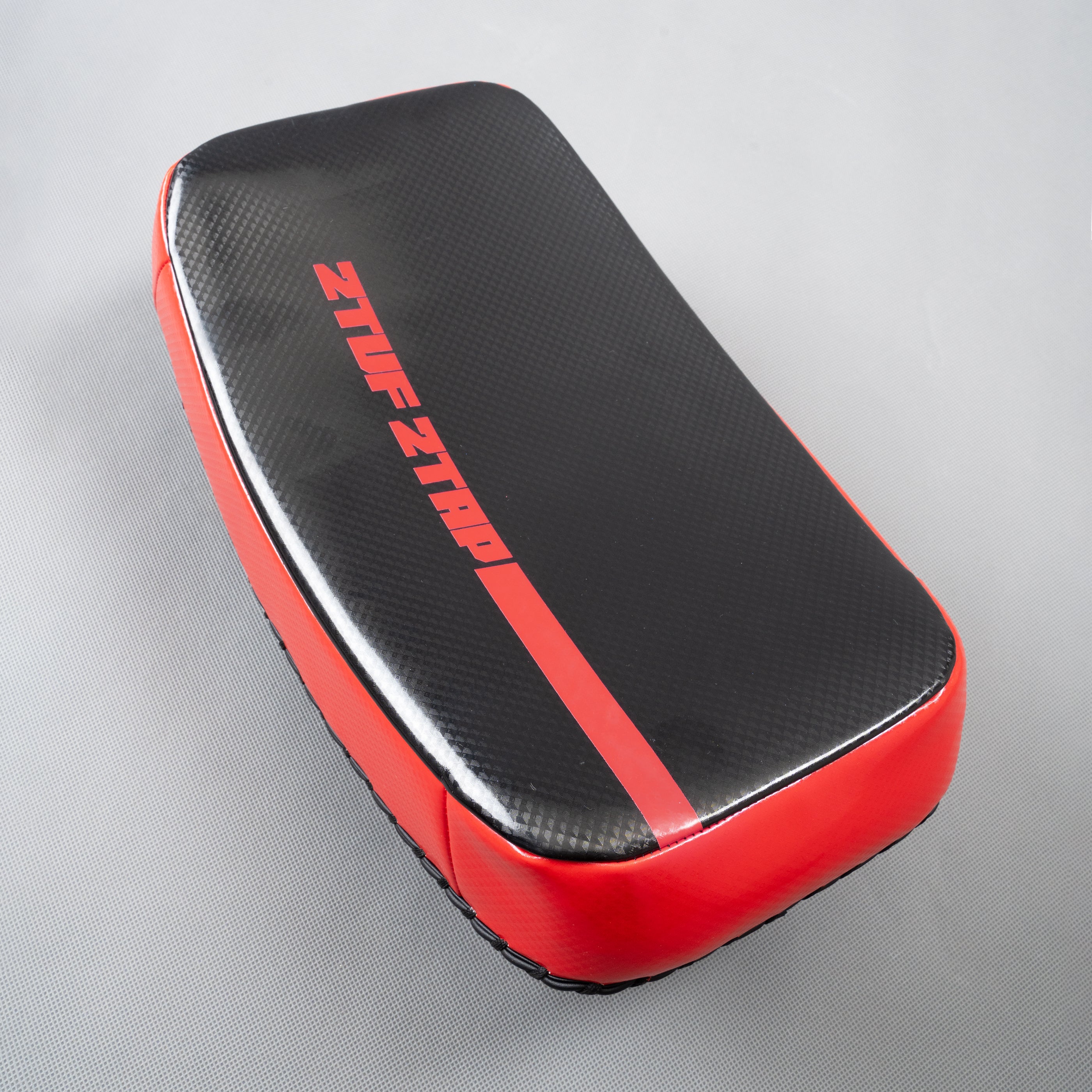 'Vertix' Thai Pad - Red/Black