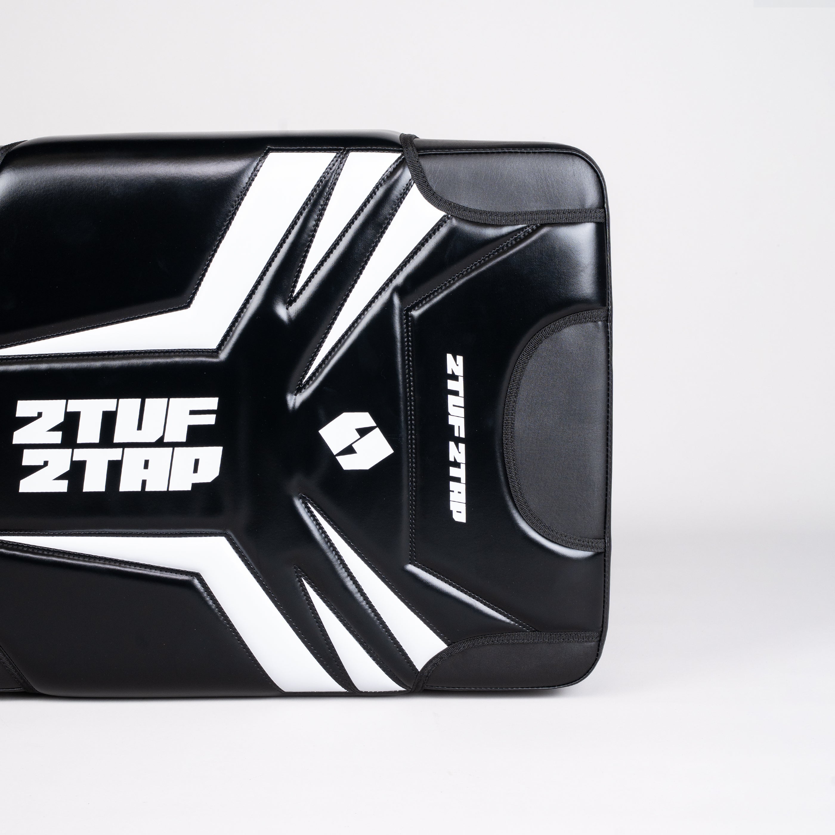 'GladiatorArmor' Kick Pad - Black/White 'GladiatorArmor' Kick Pad - Black/White