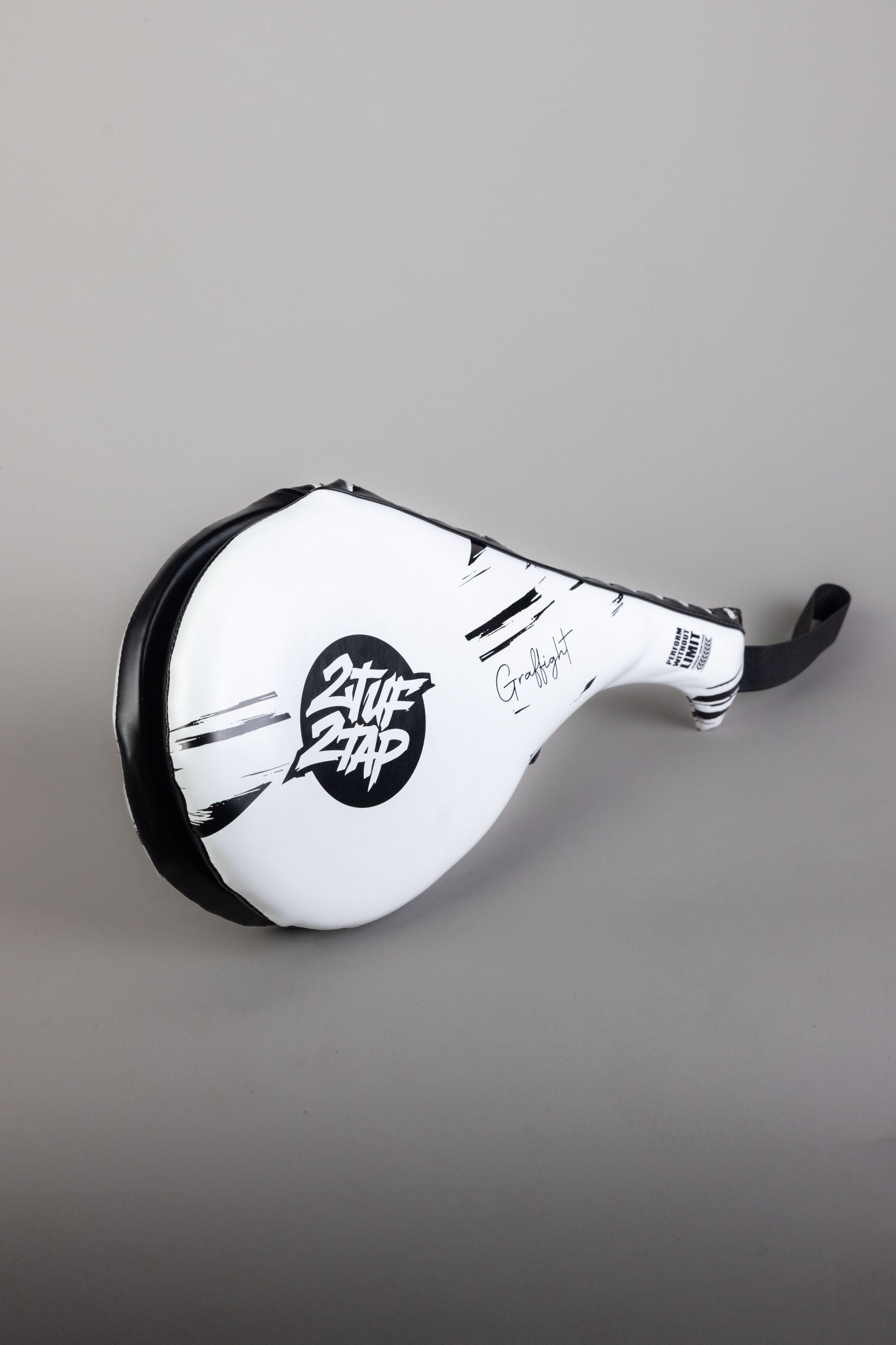 GRAFFIGHT' TKD TRacket White Black