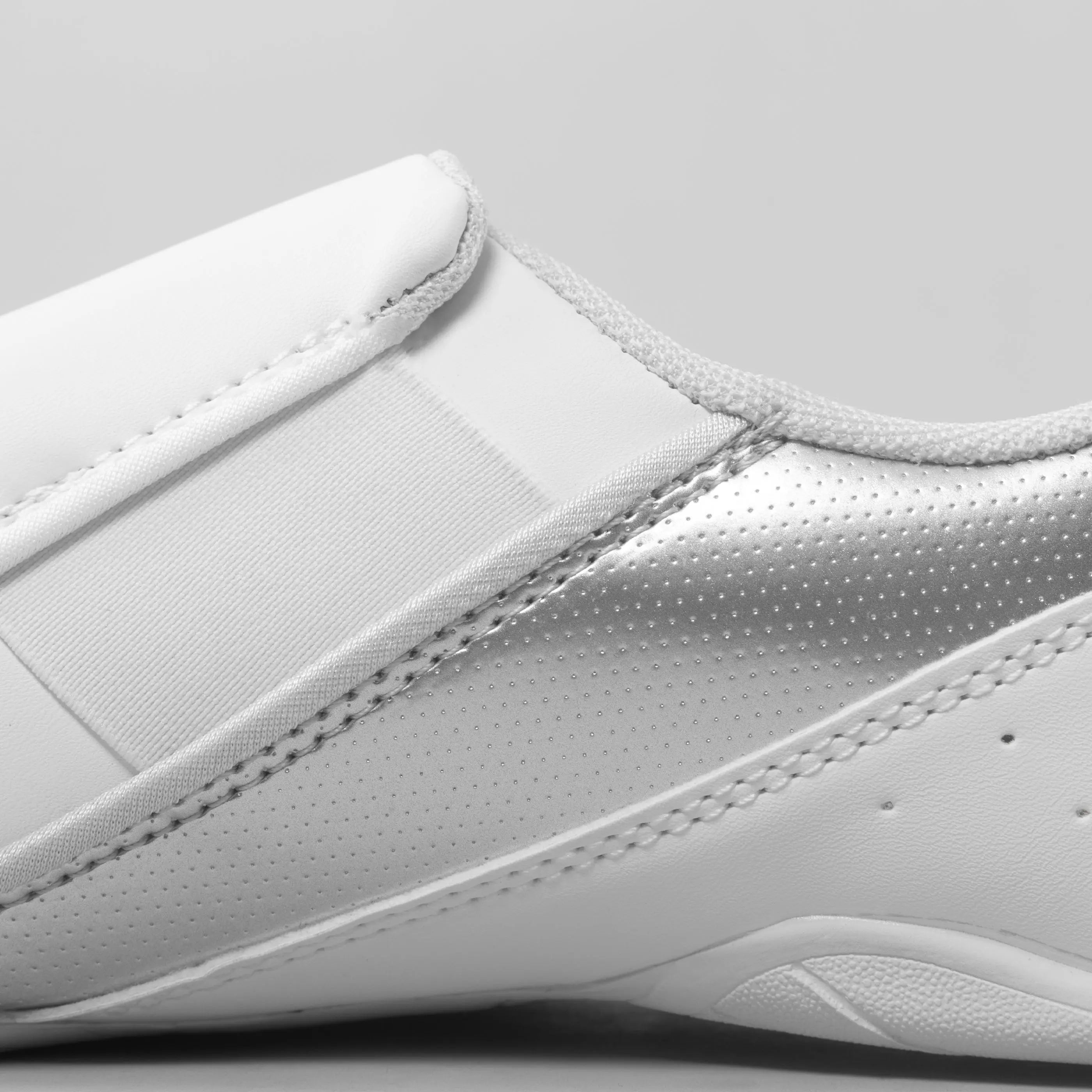 'Flash' Taekwondo Training Shoes - White/Silver 2TUF2TAP